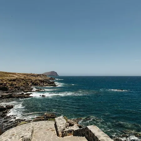 El Mirador: Sea Views From The Shore Apartment