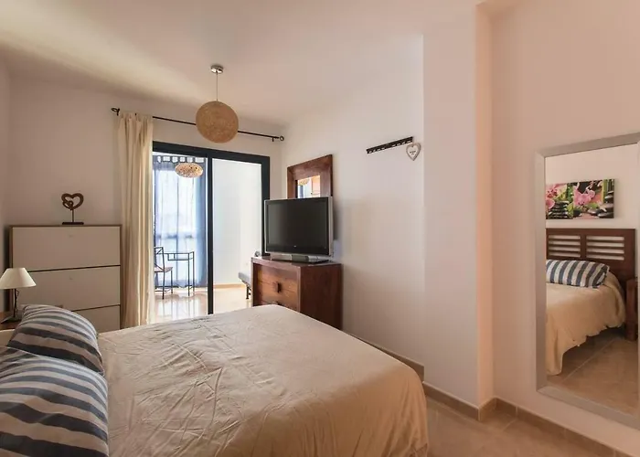 Apartment El Mirador: Sea Views From The Shore *